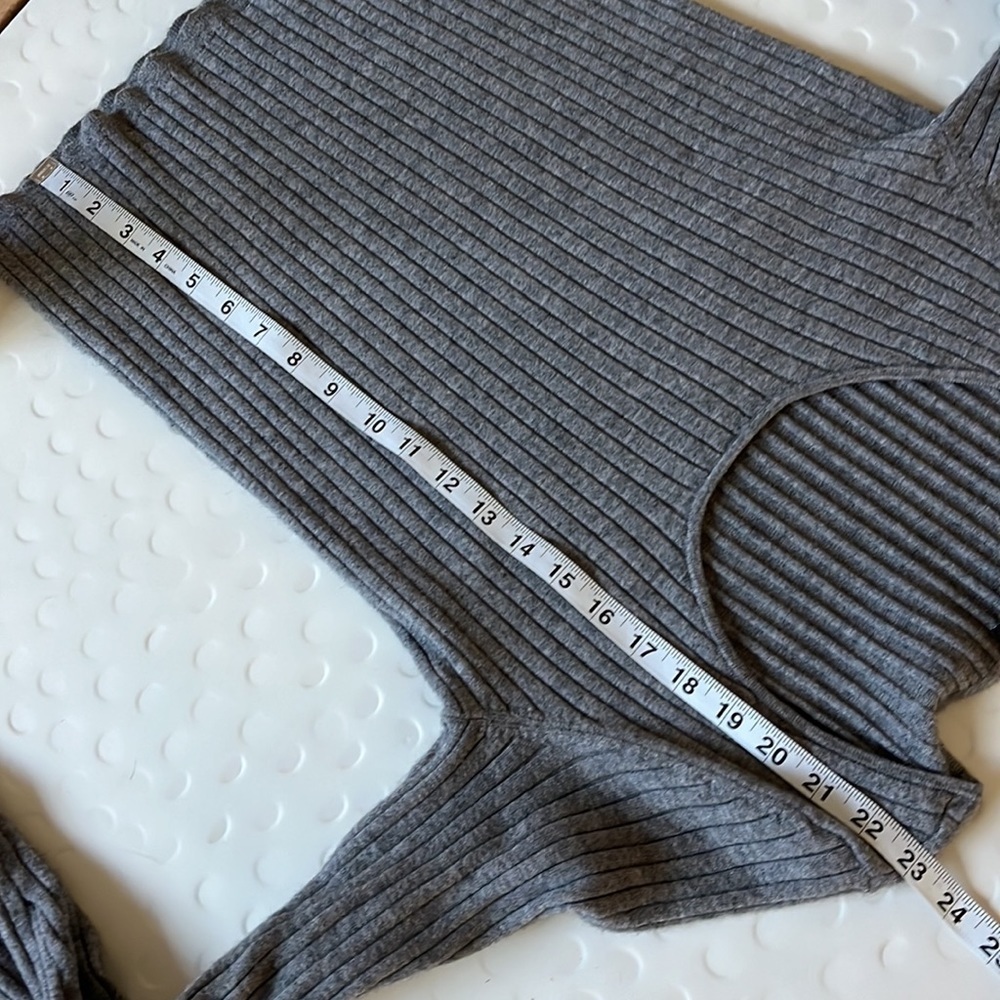 HALOGEN Gray Ribbed Scoop Neck Sweater- Size M - Picture 8 of 8